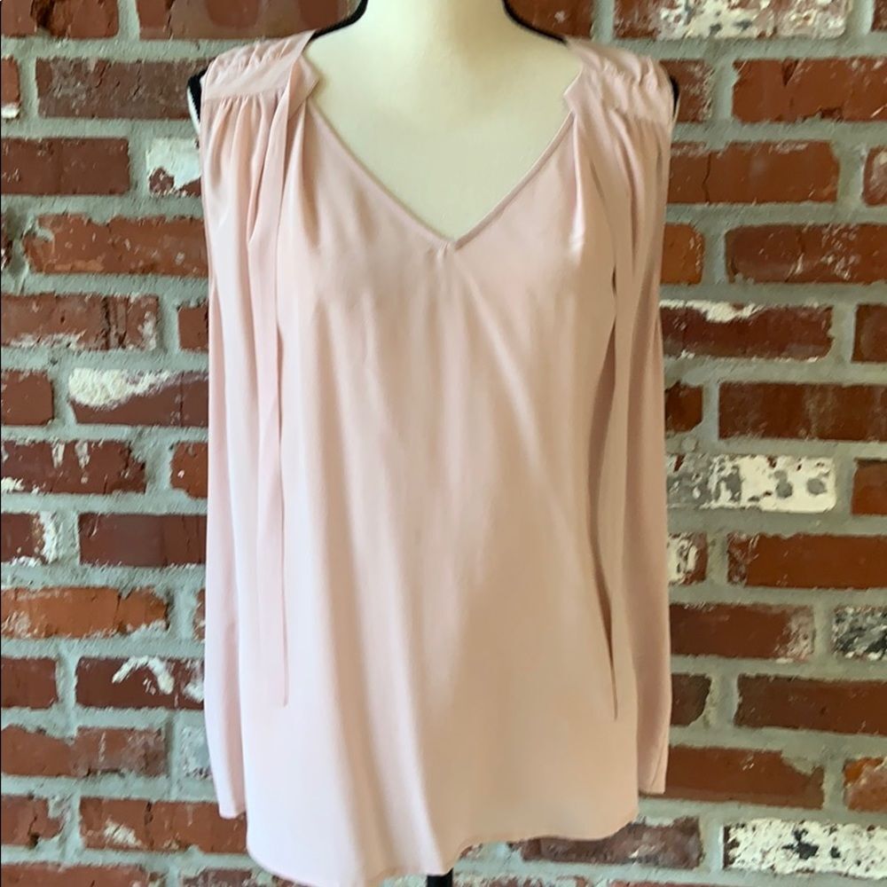 136. Antonio Melani mauve sleeveless top. Silk feel
